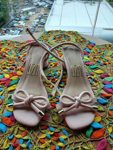 Sapato Rosa UZA TAM 33