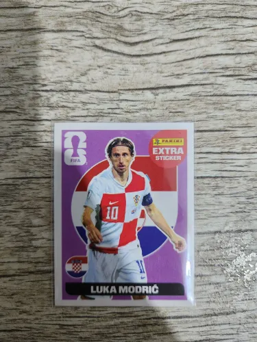 Figurinha extra Luka Modri? bordô, olhar descrição completa!