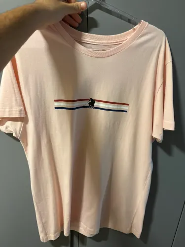 Camiseta rosa salmão marca Polo
