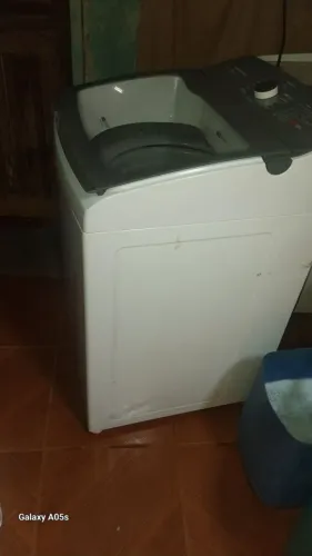 VENDO MÁQUINA DE LAVAR URGENTE NEGÓCIO O VALOR!