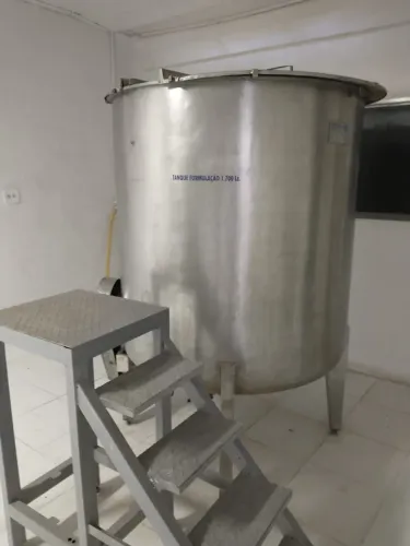 Tanque de inox P/ Formulação 1700 litros C/agitador