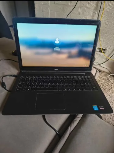 Notebook Dell i7 8g de ram placa de vídeo dedicada de 2gb 
