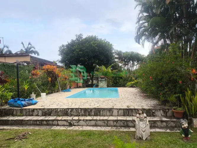 chacara em itanhaem com piscina e tanque de peixe