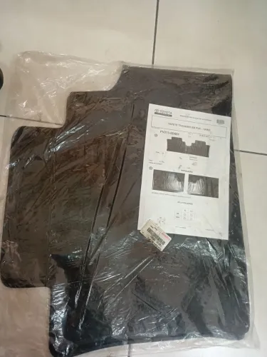 Tapete traseiro em pvc - yaris