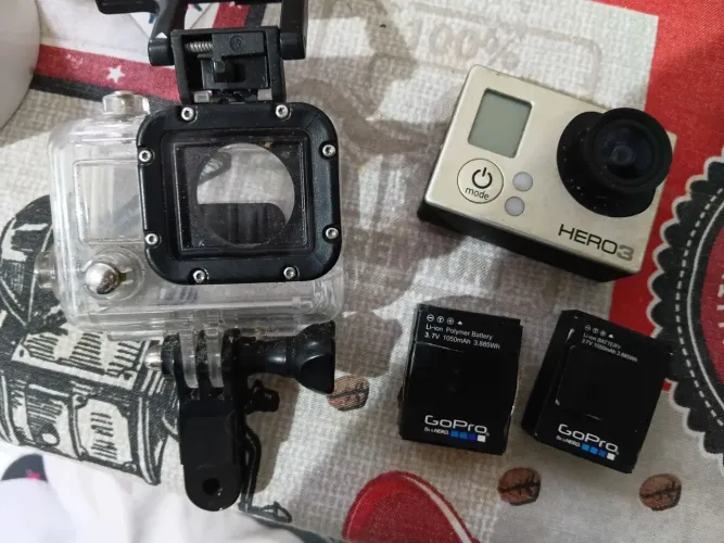GoPro HERO 3 (2 BATERIAS) - sem carregador