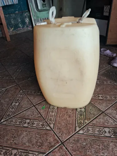 1 galão de gasolina vazio de 50 litros