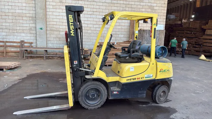 Empilhadeira Hyster 2022 - muito nova 