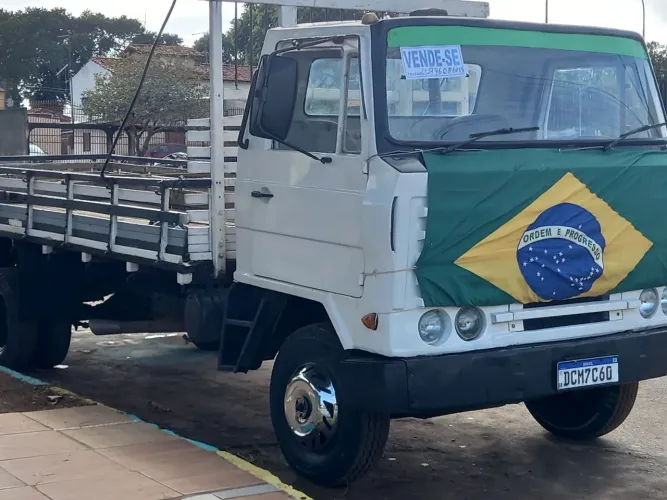 Vendo caminhão