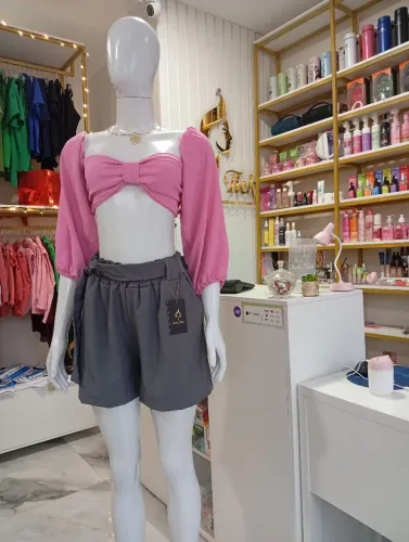 Top Cropped Rosa BB em Alfaiataria Premium uma perfeição