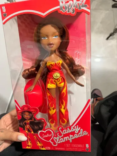 Boneca Bratz Sasha lacrada