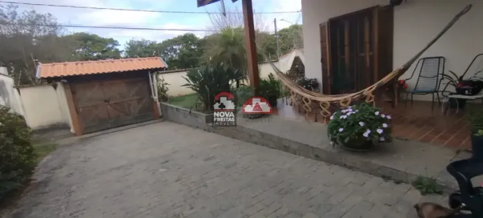Venda de casa com amplo terreno no Residencial Dr. Lessa - Pindamonhangaba/SP