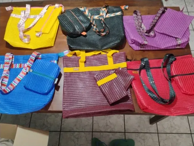 BOLSA DE PRAIA COM NECESSAIRE