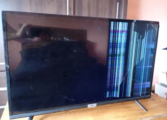 TV TCL 32 Polegadas Display Quebrado 