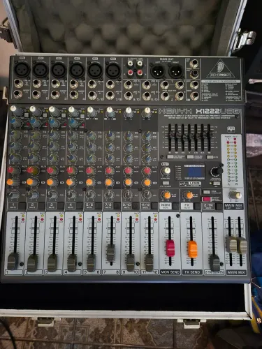Vende Mesa Behrynger Xenyx X1222 usb