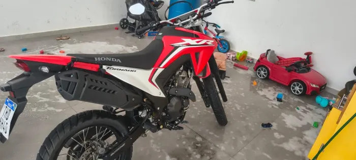 Honda XR 300 Tornando 2026 5 mil km rodados