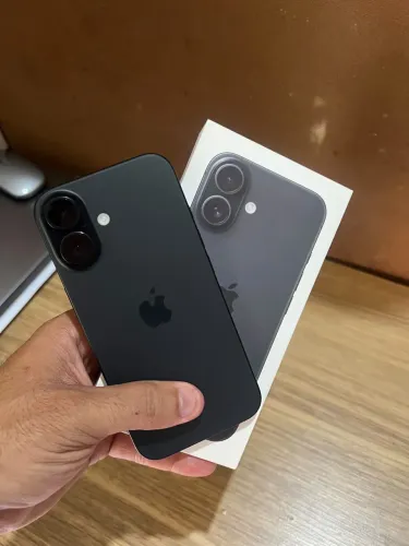 iPhone 16 preto 128GB impecável