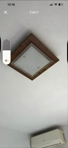 2 Luminárias de madeira e vidro