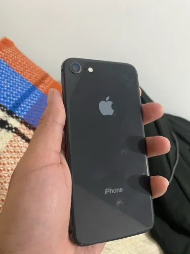 IPHONE 8