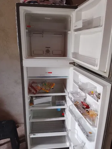 Vendo geladeira morderna