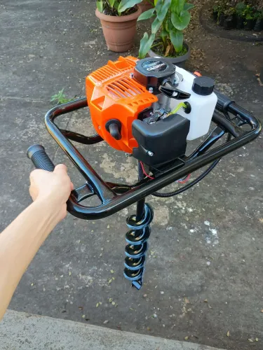 Perfurador de solo a gasolina