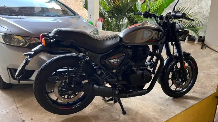 Vendo moto Royal Enfield Hunter Dapper Grey, ano 24/25, 13,5 mil km