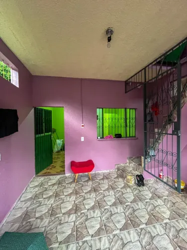 Casa para Alugar na Compensa 3 Quartos 1 Suíte R$ 1.200 IPTU Incluso