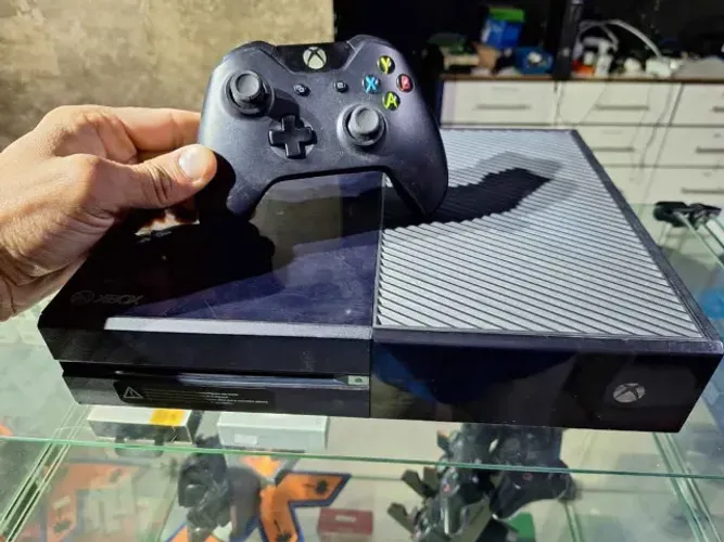 ideo Game Xbox One 500Gb + Controle Original + Jogo Brinde
