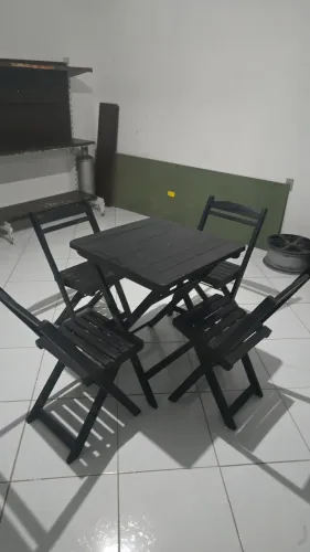 Conjunto de Mesa e cadeiras em madeira preta
