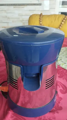 Extrator para fazer suco de laranja chef Polishop
