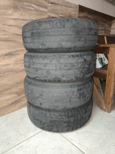Vendo 4 pneus Westlake 205/60/15