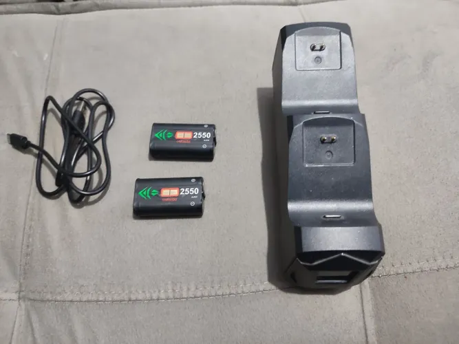 Carregador de controle de Xbox one (usado)