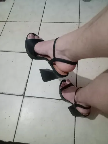 Sandália de salto alto preta