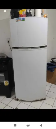 GELADEIRA PEGANDO TUDO PERFEITAMENTE 