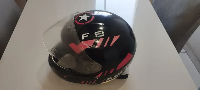 Capacete número 60