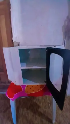 Armário de cozinha triângular