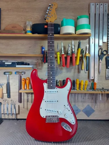 FENDER U.S.A HIGHWAY ONE STRATOCASTER (2002)