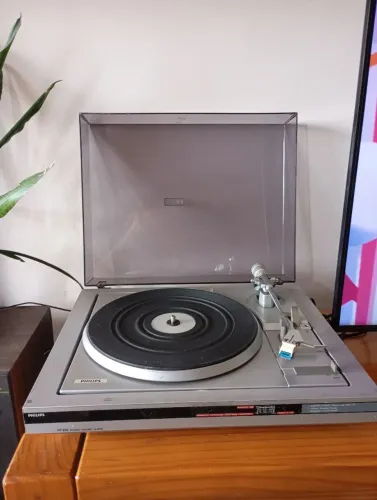 Toca discos Philips FP 212
