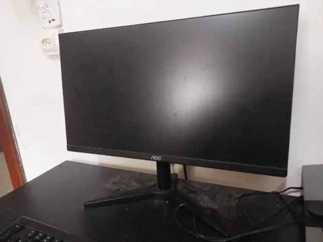 Monitor AOC 24