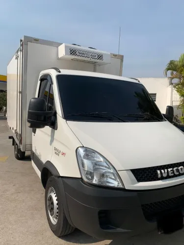 IVECO 30S13 BAU REFRIGERADO 2020