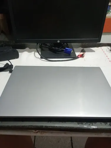 Notebook Lenovo+ monitor HP