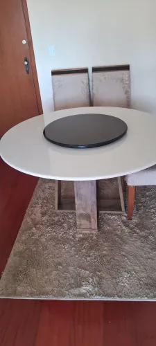 VENDO MESA REDONDA EM LACA COM MADEIRA