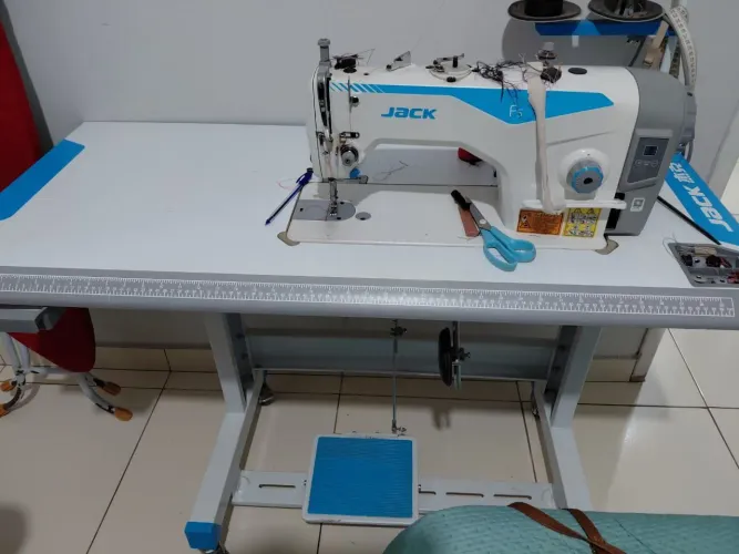 Máquina de costura industrial