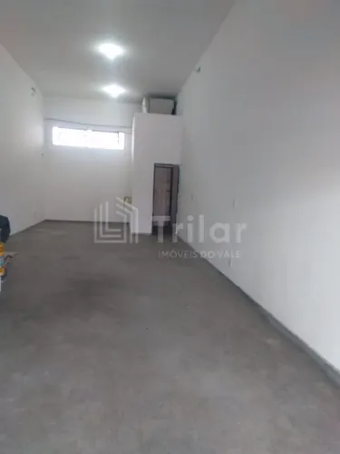 EXCELENTE PONTO COMERCIAL COM ESTACIONAMENTO NA FRENTE!!