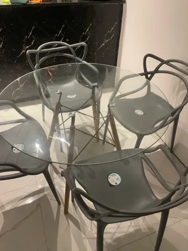Mesa com cadeiras
