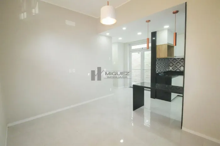 Casa de Vila Linear à Venda na Tijuca  Rua Ibituruna  2 Quartos  Cozinha Aberta  1 Vaga  c