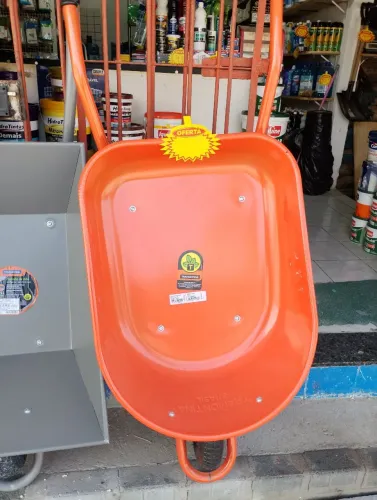 Carro de mão Tramontina laranja reforçado