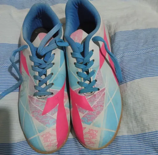Chuteira futsal número 36