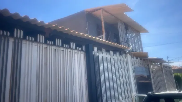 Aluguel de casa no Paranoá ,03 quartos 02 banheiros,lavabo e gapao tratar *