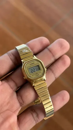 Relógio Casio Digital Dourado Retrô - Estilo Vintage