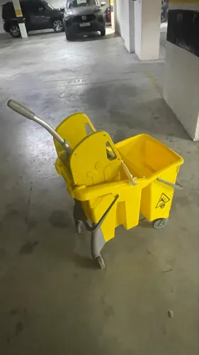 Carrinho MOP novo